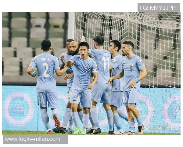 实时新闻深圳足球队防反战术解析与深度剖析助力球队崛起之路